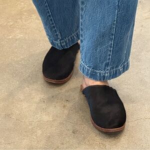 Beek Siskin Black Pony Fur Mule 8.5